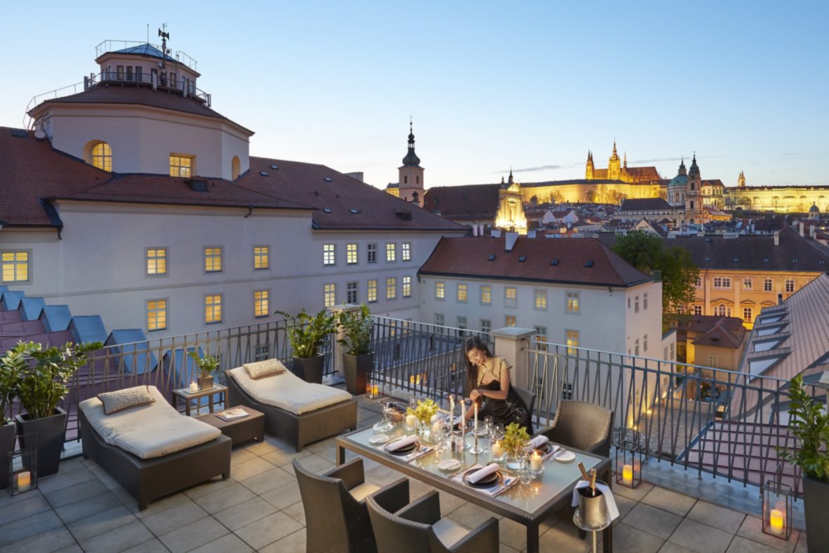 prague-15-suite-presidential-terrace-dusk-01